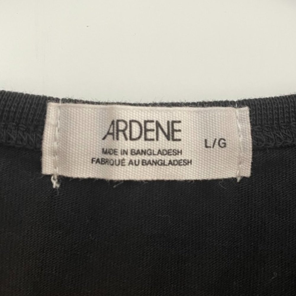 Basic Black Graphic Tee - Picture 3 of 6